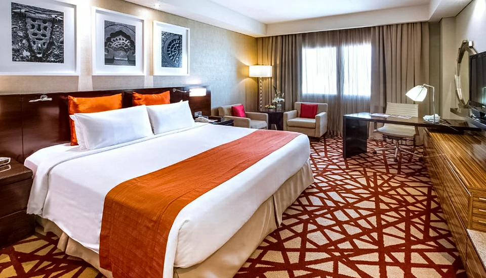 هتل کرون پلازا دیره دبی